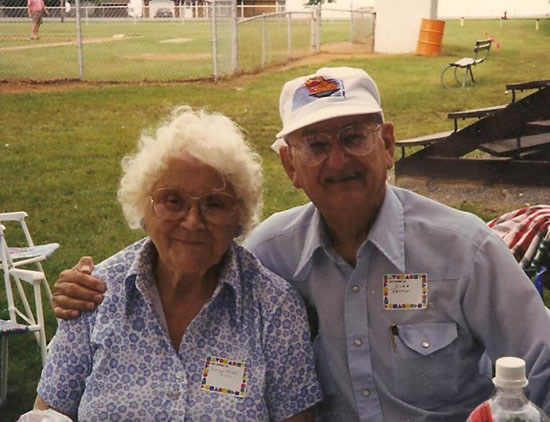 Marion Elnora (Wilson) Pettit and Ora Johnson "Buzz" Pettit